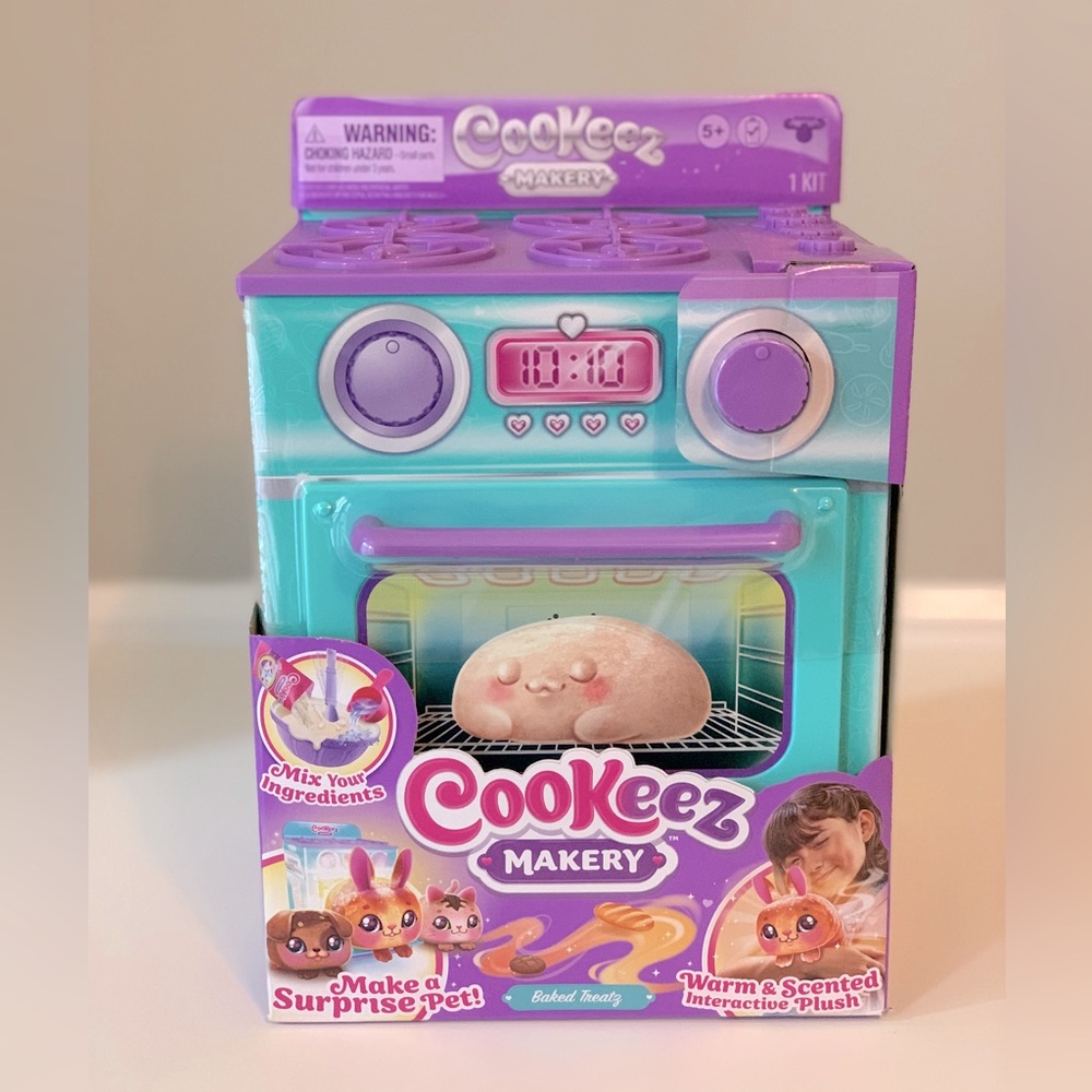 COOKEEZ Makery BAKED TREATZ Oven Mix & Bake SURPRISE Plush Pet